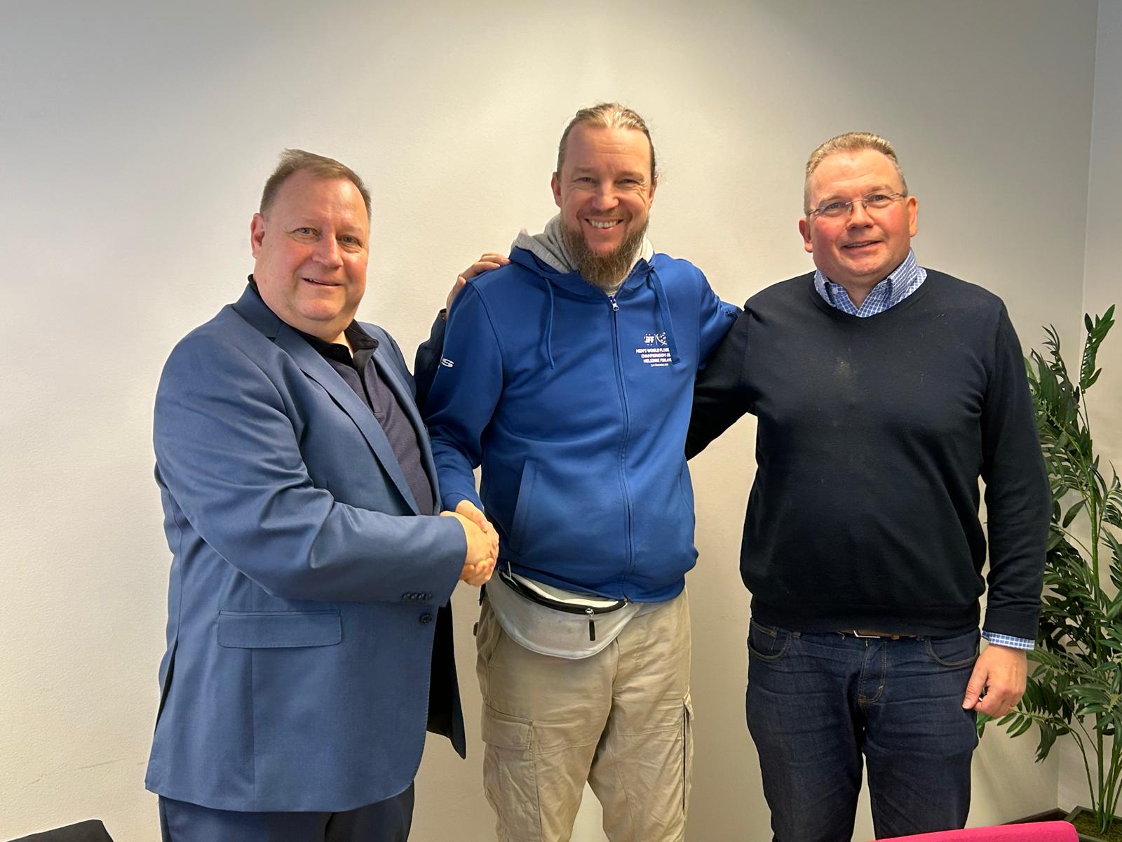 Louhi acquired PH Data. Individuals who executed the acquisition from left to right: Pekka Porras, PH Data Oy, Tapio Talvisalo, Winterbackwoods Oy, and Mika Paavola, Louhi Net Oy and Getafix Oy